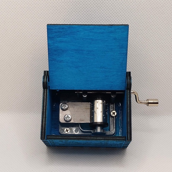 Harry Potter Wooden Crank Laser Engraved Musical Box - Picture 7 of 7